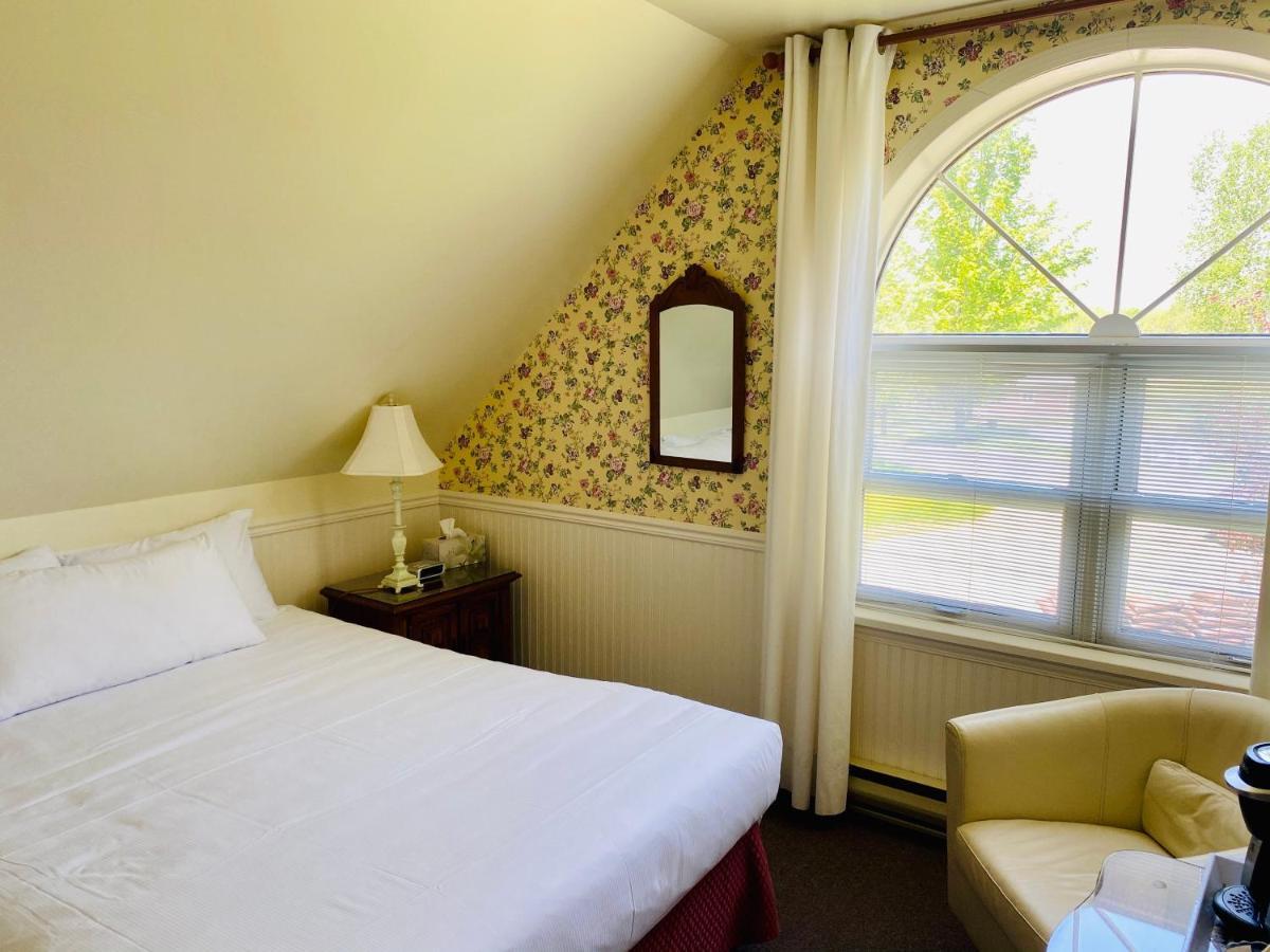Auberge Le Tricorne North Hatley Zewnętrze zdjęcie